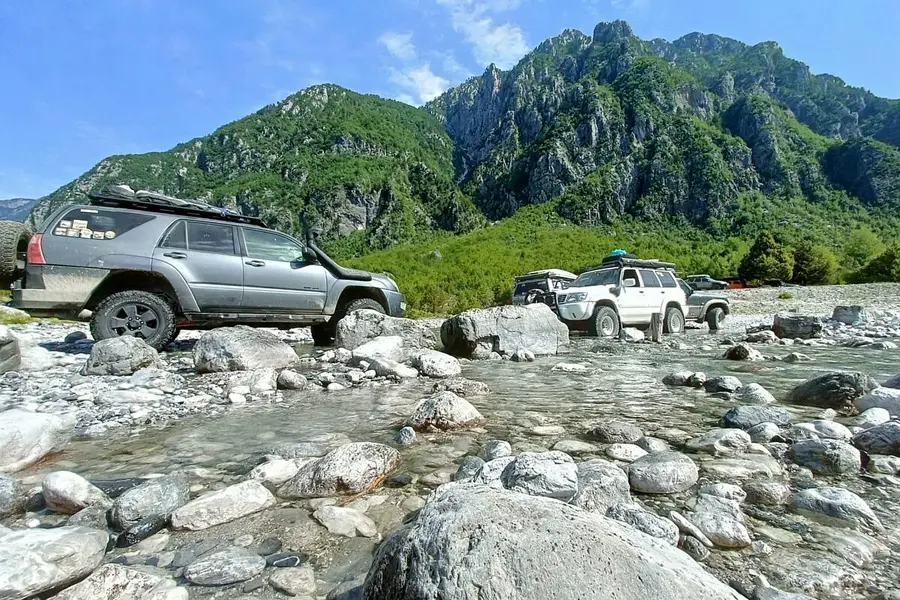 wypozycz-terenowke-4x4-potok-gory