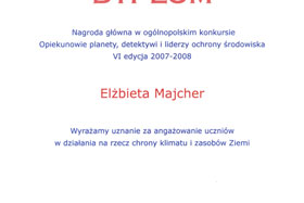  Dyplom otrzymał opiekun koła- „ uznanie za angażowanie uczniów w działania na rzecz ochrony klimatu i zasobów Ziemi. fot.Elżbieta Majcher.