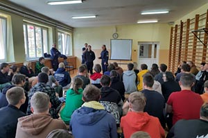 Zdjęcie do artykułu: Bezpieczeństwo i odpowiedzialność prawna nieletnich