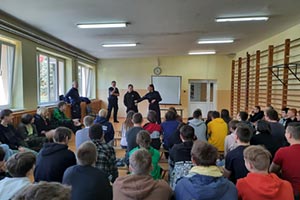 Zdjęcie do artykułu: Bezpieczeństwo i odpowiedzialność prawna nieletnich